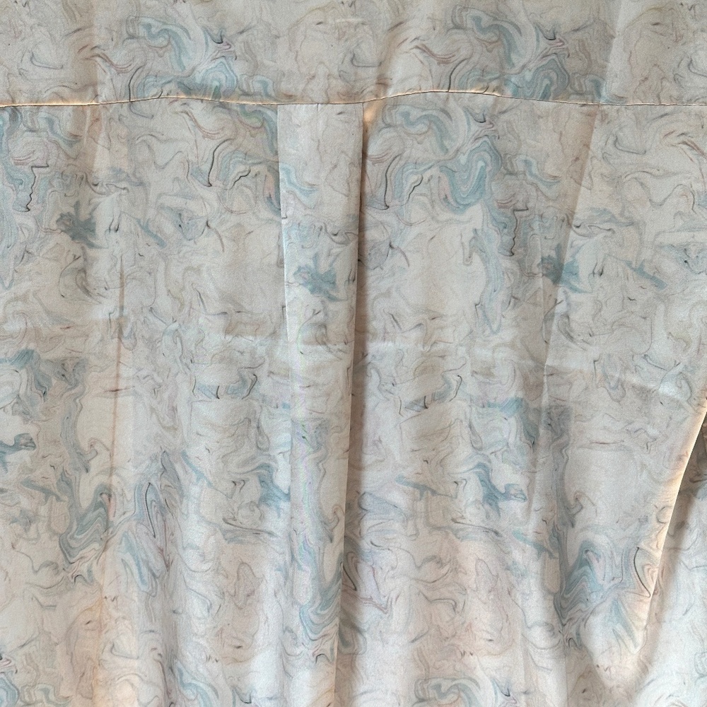 Elie Tahari Silky Flowing Poly Blouse Button Front Cap Sleeves Large NWT - Picture 12 of 16
